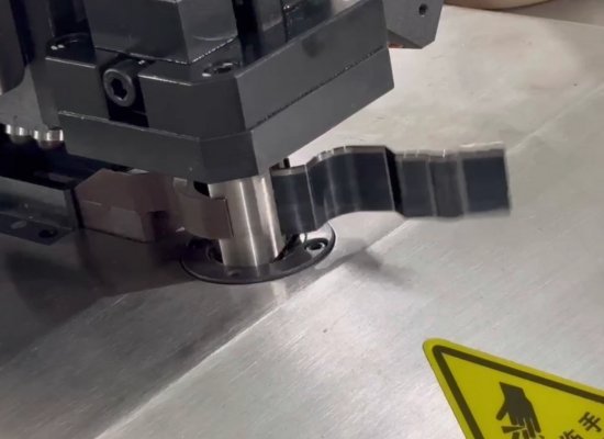 AL-32CN+ automatic steel rule bender with broaching