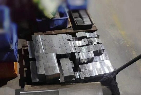 High precision milling machine machining