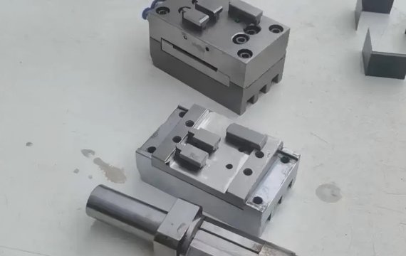 Customized molds for 6-12mm height blades