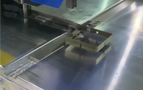 specialized up holder and down cut scissor structure