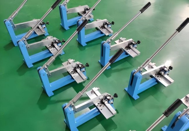 horizontal manual bridging tools